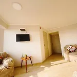 Hermosa habitación privada en edificio de estreno frente al metro