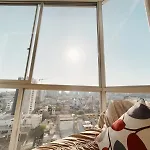 Hermosa habitación privada en edificio de estreno frente al metro
