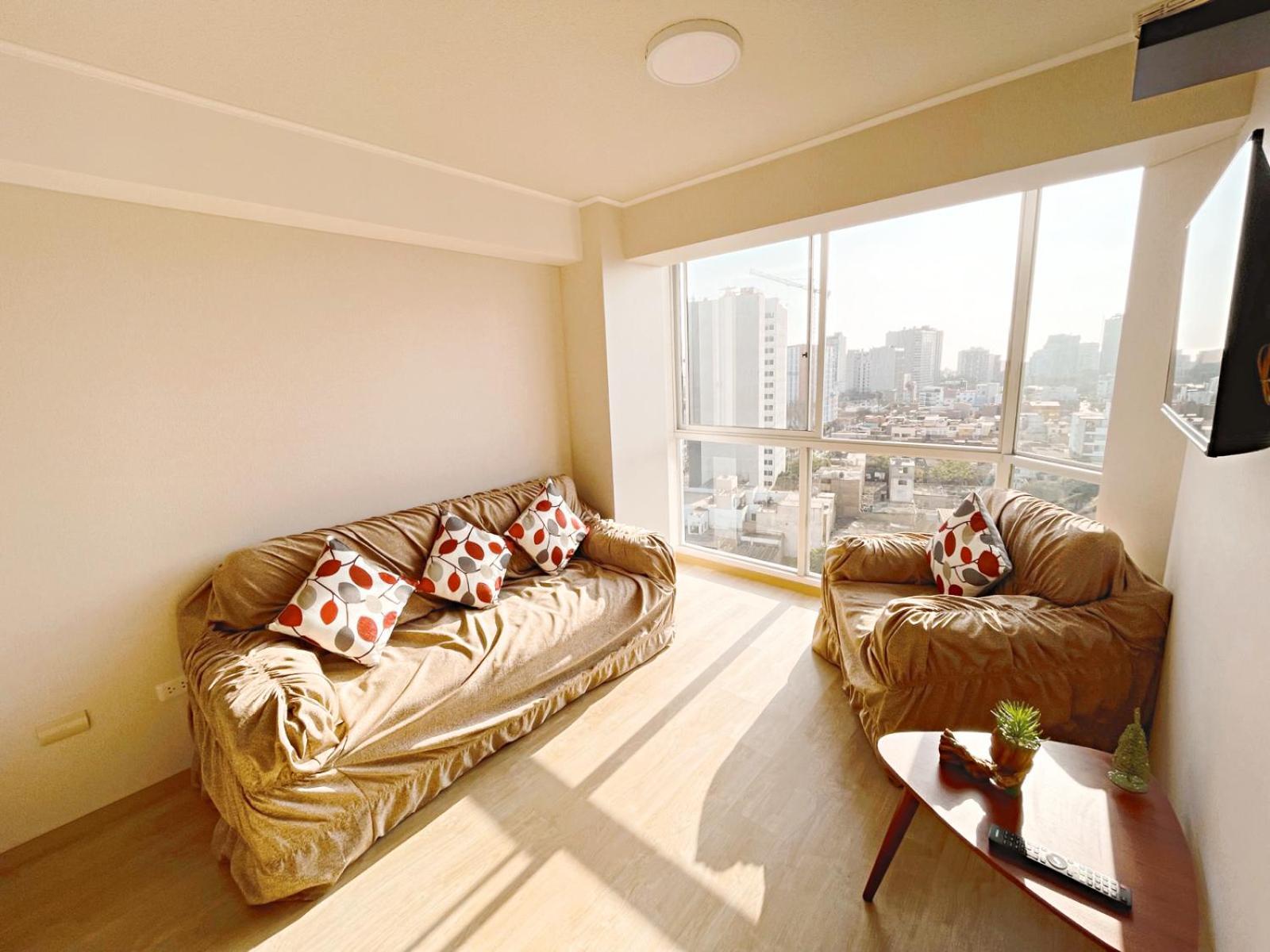 Hermosa Habitación Privada En Edificio De Estreno Frente Al Metro Habitación en casa particular Lima